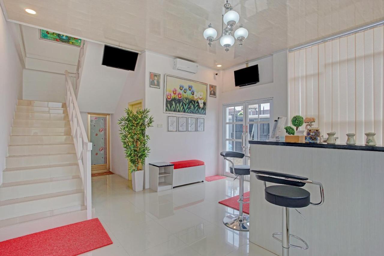 Oyo 90404 Pringombo Homestay 2 Syariah Bandar Lampung Bagian luar foto